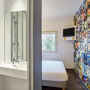 https://hotelf1-marseille-plan-de-campagne-n1.fr-provencehotel.com
